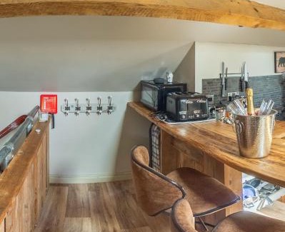 Abergele Other | Gracie's Lodge at Woody's Glamping