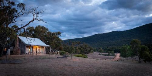 Halls Gap House | Grampians Pioneer Cottages