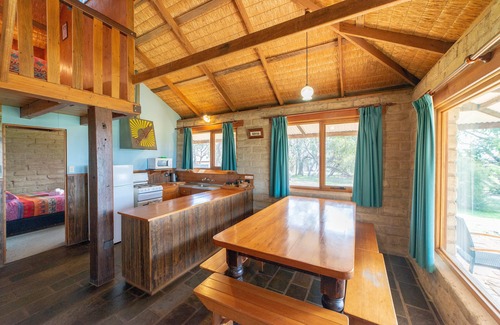 Halls Gap Cottage | Grampians Pioneer mudbrick Cottage