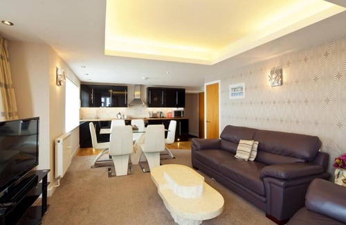 Bispham Apartment | Granada Apartments Queens Mansions