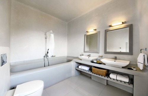 Akrotiri Hotel | Grand Ambassador Santorini Hotel