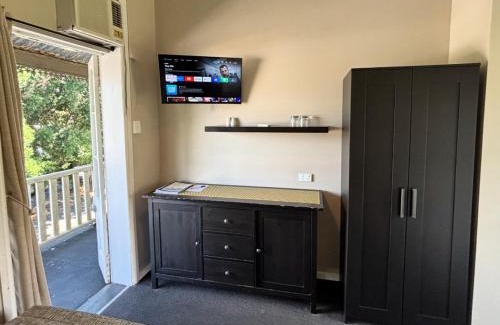 Mount Morgan Hotel | Grand Hotel Mount Morgan