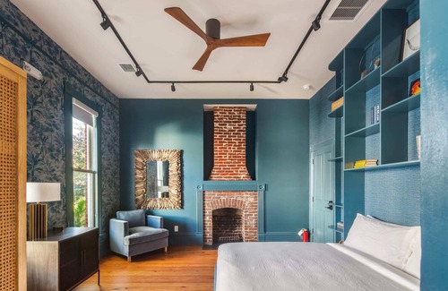 Historic Seaport Hotel | Grand Maloney Hotel