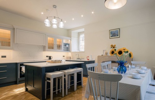 Barrow Gurney House | Grand Manor House In Bristol & Parking For Groups - Simply Check In