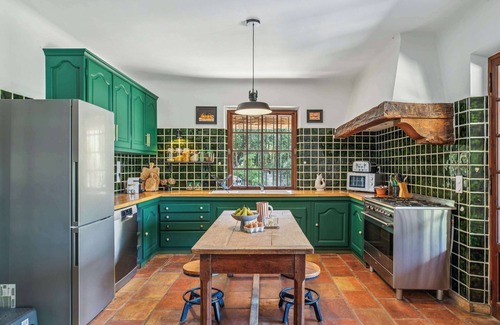 Callas Villa | Grand Provencal 5-Bedroom Stone Villa with Pool