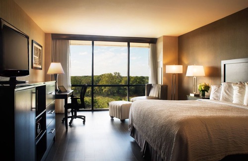 Mount Laurel Hotel | Grand Resort Hotel - Mt Laurel - Philadelphia