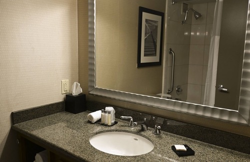 Mount Laurel Hotel | Grand Resort Hotel - Mt Laurel - Philadelphia