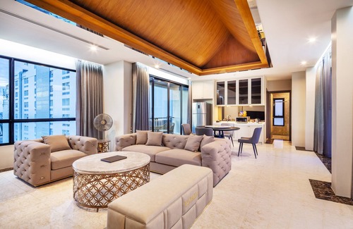 Phlabphla Hotel | Grand Sala Thai