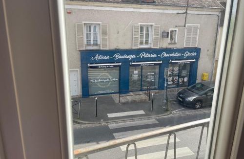 Moret-sur-Loing Apartment | Grand T2 rénové - Bord du canal - Commerces à pied