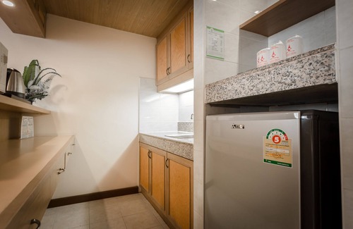 Phaya Thai Hotel | Grand Tower Inn Rama VI Hotel