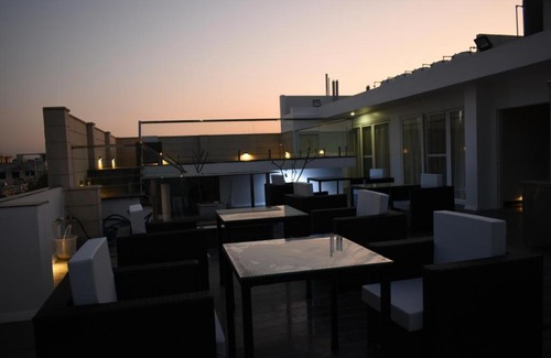 Sitapura Hotel | Grande Azure