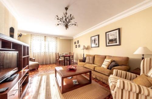 San Adrian Apartment | Grande luminoso, garaje, Bilbao Arena, Casco Viejo