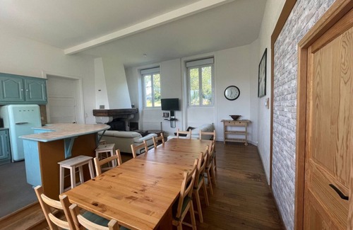 Riom-es-Montagnes House | Grande Maison au Cœur de Calme et de la Verdure du Cantal