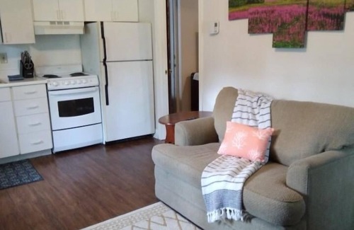 Mendenhaven Apartment | Grandma's Suite - Convenient Valley Location, Offering 10% OFF ON TOURS!
