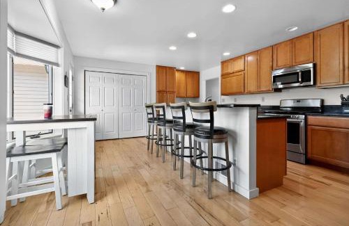 Grass Lake House | Grass Lake Retreat with Game Room & Fire Pit