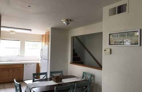 Motel District Condo | Great Location/Easy Beach Access/Walking Distance to Downtown Pier Area