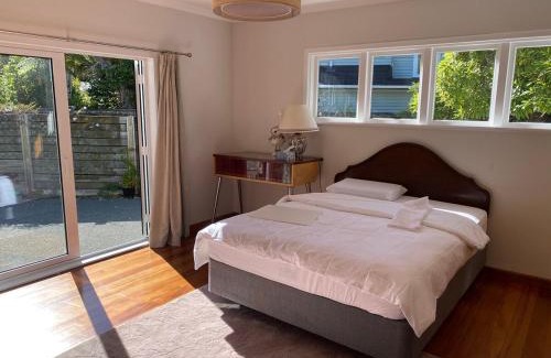 Lower Hutt Apartment | Great location in woburn at hutt central