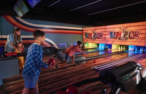 Mason Cabin | Great Wolf Lodge Mason