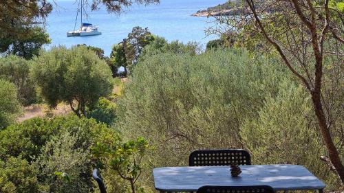 Sarakiniko Villa | Greece - holidays & long stays - 2 Vilas