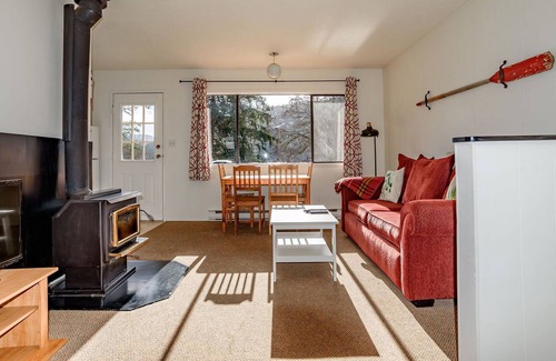 Fernwood Cabin | Green Acres Lakeside Resort