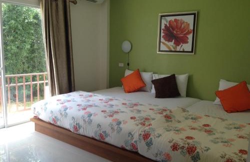 Sattahip Hotel | Green Apple Villa
