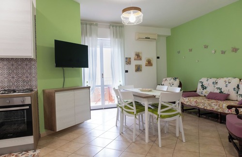 Margherita di Savoia Apartment | Green House, your oasis of relaxation just 100 meters from the beach!