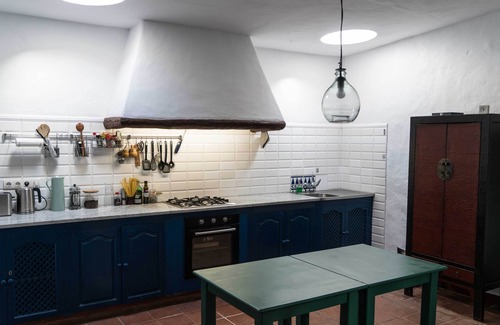 Teguise House | Green oasis with pool and view of the mountains of fire