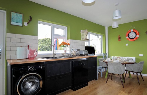 Caergeiliog Cottage | GREENFIELD, pet friendly, with open fire in Trearddur Bay