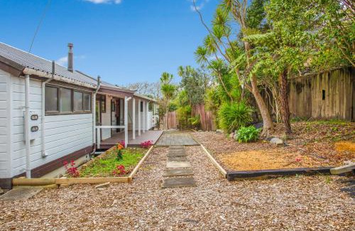 Greenhithe House | Greenhithe Hidden Gem with Sea Views and Parking