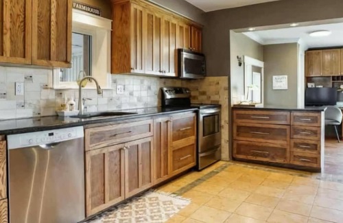 West Elgin Other | Greenly's Getaway