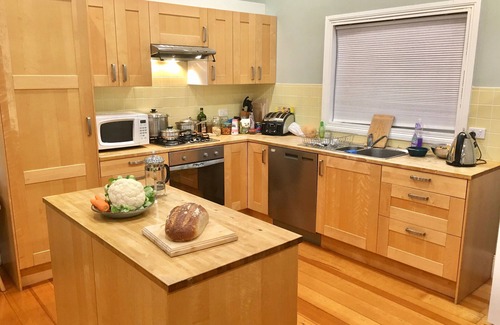 Katoomba House | Grevillea Cottage - Family and Group Getaways