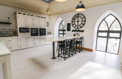 Cwm-y-glo Cottage | Greystones Chapel