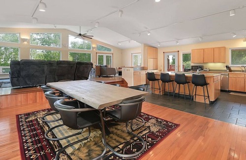 Ridgeway Cabin | Grizzly Lodge at the Lake | Close to Kenai River