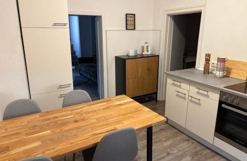 Menden Apartment | Große 100qm Wohnung für 6 Personen in der Altstadt