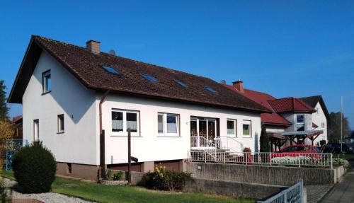 Sande Apartment | Große, helle Wohnung mit 2 Schafzimmern - Ferienwohnung am Lippesee