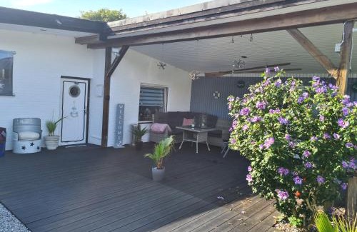 Grosssolt Apartment | Große Wohnung mit Terrasse und Grill