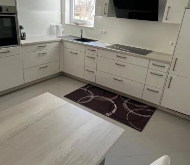 Laubach Apartment | Großzügige Ferienwohnung