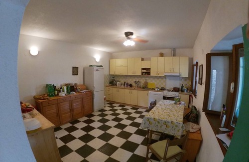 Srednje Selo Villa | Grohote: Heritage family house