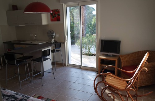 Cirendinu Apartment | GROUND FLOOR 1 KM FROM THE SEA MOUNTAIN VIEW