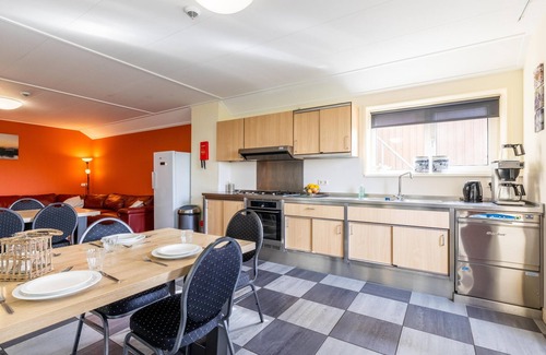 Sint Annaparochie House | Group accommodation in Friesland on Blikvaart