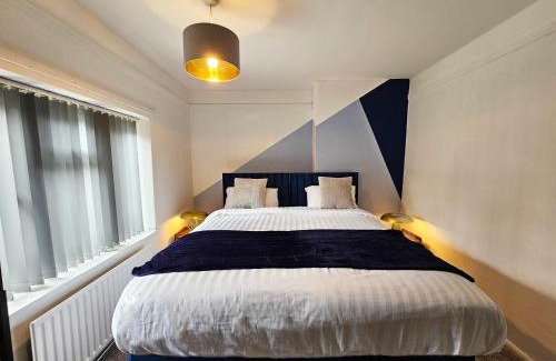 Banbury Apartment | Group Stay with 3 Parking Spaces