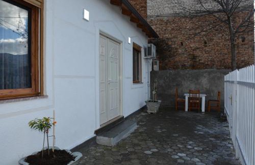 Corovode House | Guest House Cela