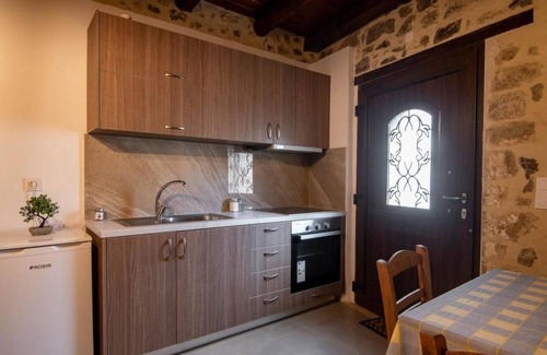 Galipe House | Guest House 'Hercules Guesthouse Eleftheria' with Mountain View, Wi-Fi and Air Conditioning