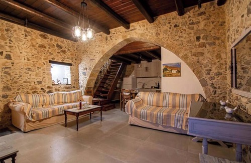 Galipe House | Guest House 'Hercules Guesthouse Axiri' with Mountain View, Wi-Fi and Air Conditioning