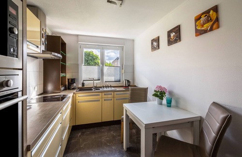 Stadtbezirke VII House | Guest House in Essen with Private Terrace, Private Garden and Wi-Fi