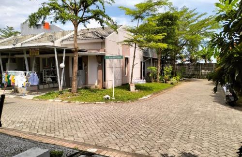 Tetebatu House | Guest House Makassar Beach