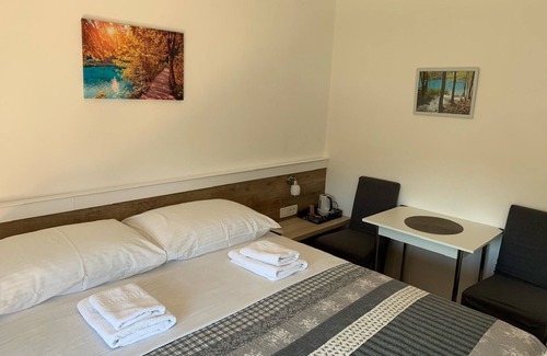 Jezerce House | Guesthouse Family Bosnic - Double Room with Balcony - 3 - 4