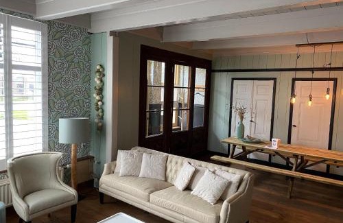 Ternaard House | Guesthouse Friesland Ternaard near Heritage