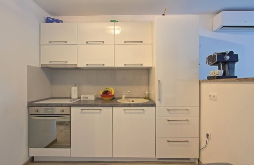 Brinje House | Guesthouse in heart of Lika county with view to the Sokolac castle