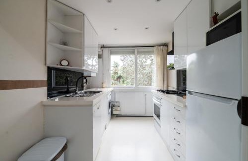 Palomeras Bajas Apartment | GuestReady- Bright stay in Madrid